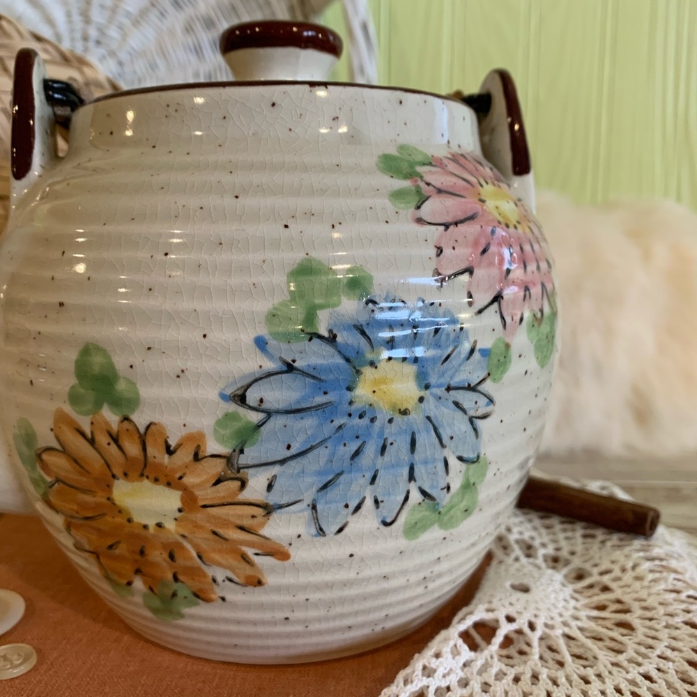 Vintage Wicker + Ceramic Floral Teapot 🫖 Unique Home Decor / Gift / Kitchen - Picture 8 of 10
